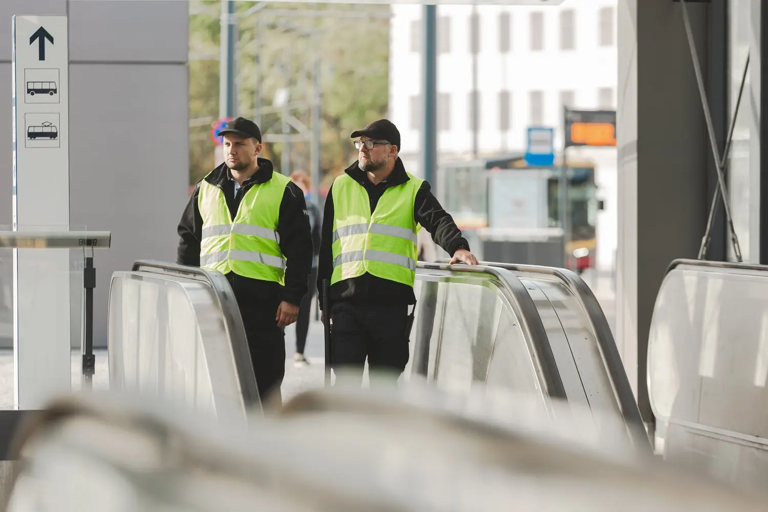 Bezpieczeństwo transportu publicznego: Standardy i modernizacja