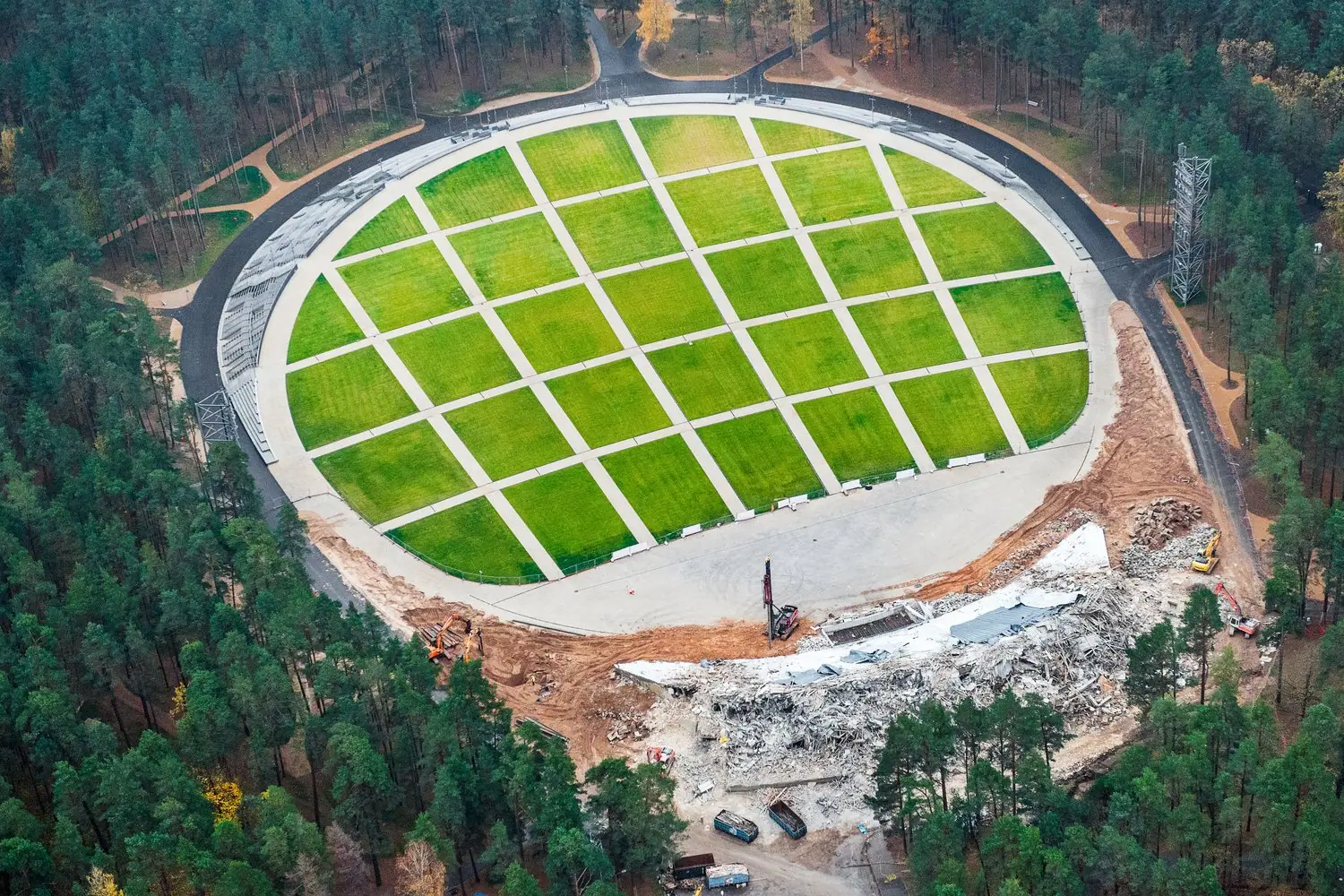Ile kosztuje założenie boiska do piłki nożnej w gminie